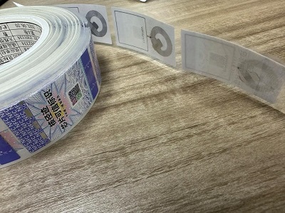 随机性是核径迹防伪技术的灵魂